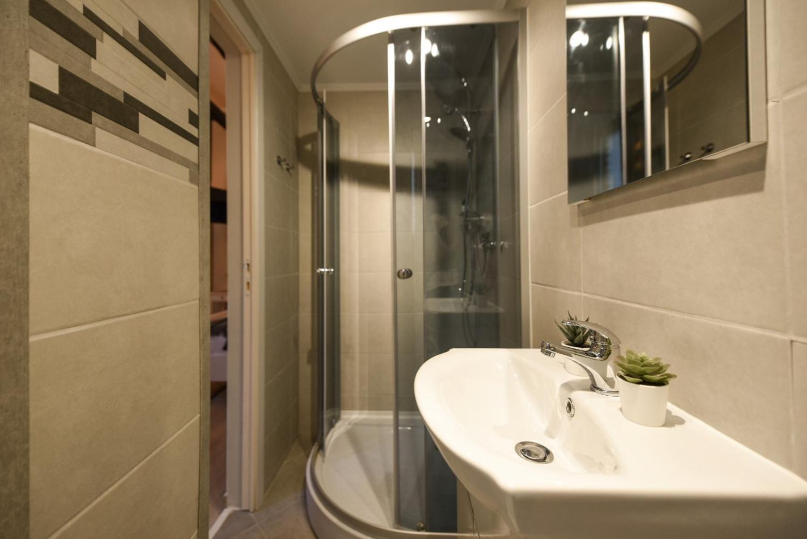 Elegant Studio - Urban Escape In Bucarest Esterno foto